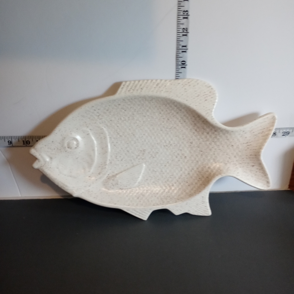 Vintage Tesoro Ceramic Fish plate.